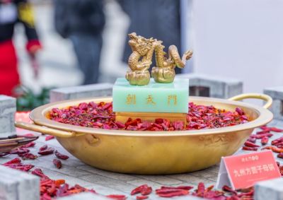 火鍋正當(dāng)時(shí)怎樣吃才健康？從湯底到飲品全解析！