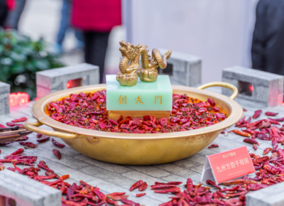 火鍋店門頭怎樣設(shè)計(jì)才能讓顧客主動(dòng)上門？