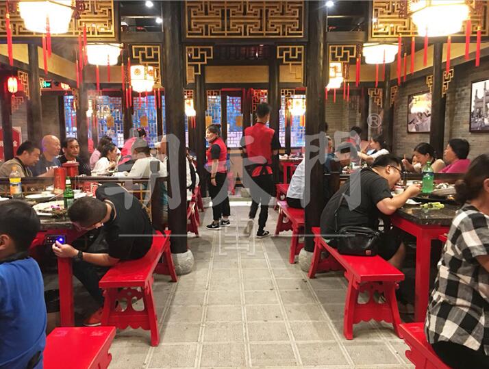 重慶本地人喜歡的火鍋店，口碑與味道共存