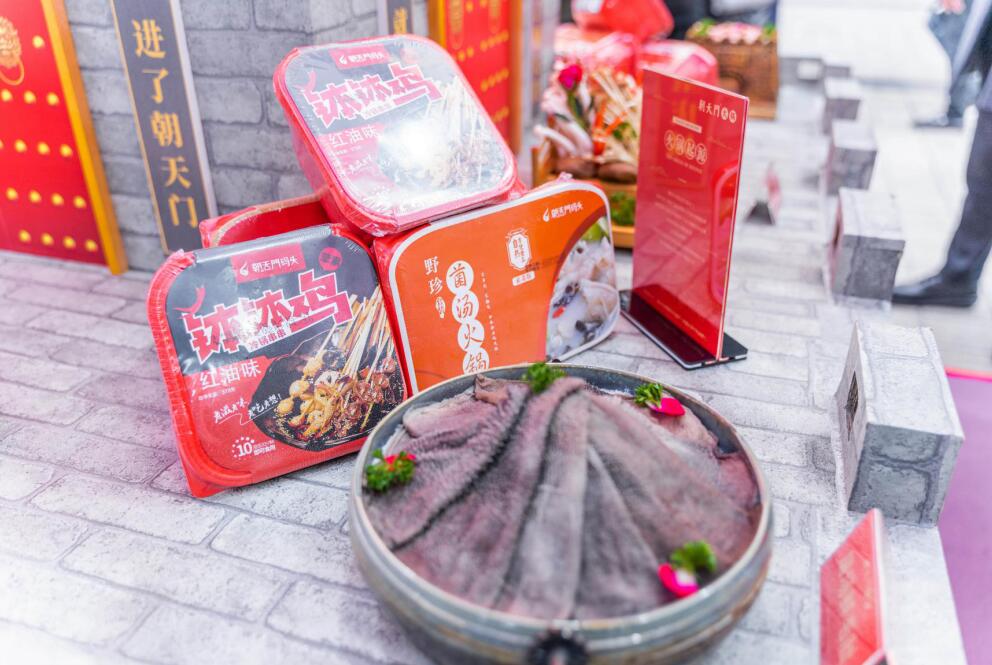 常寧開火鍋加盟店，如何通過特色吸引顧客？