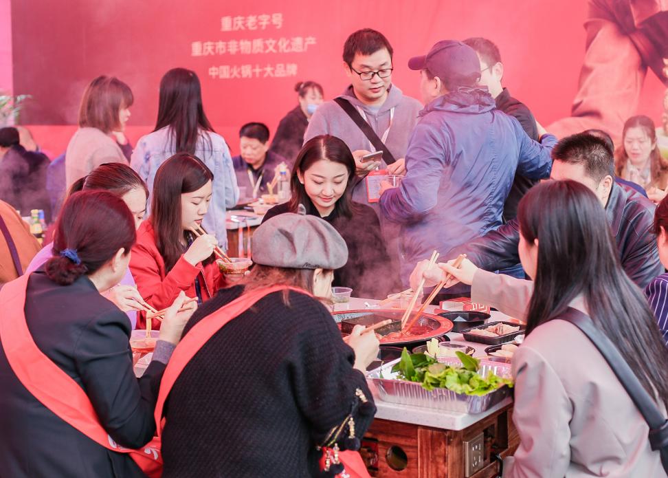 為什么現(xiàn)在的火鍋店都在開拓甜品賽道？