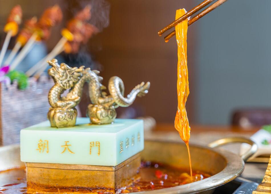 萬州開火鍋加盟店，如何讓年輕人產(chǎn)生興趣？