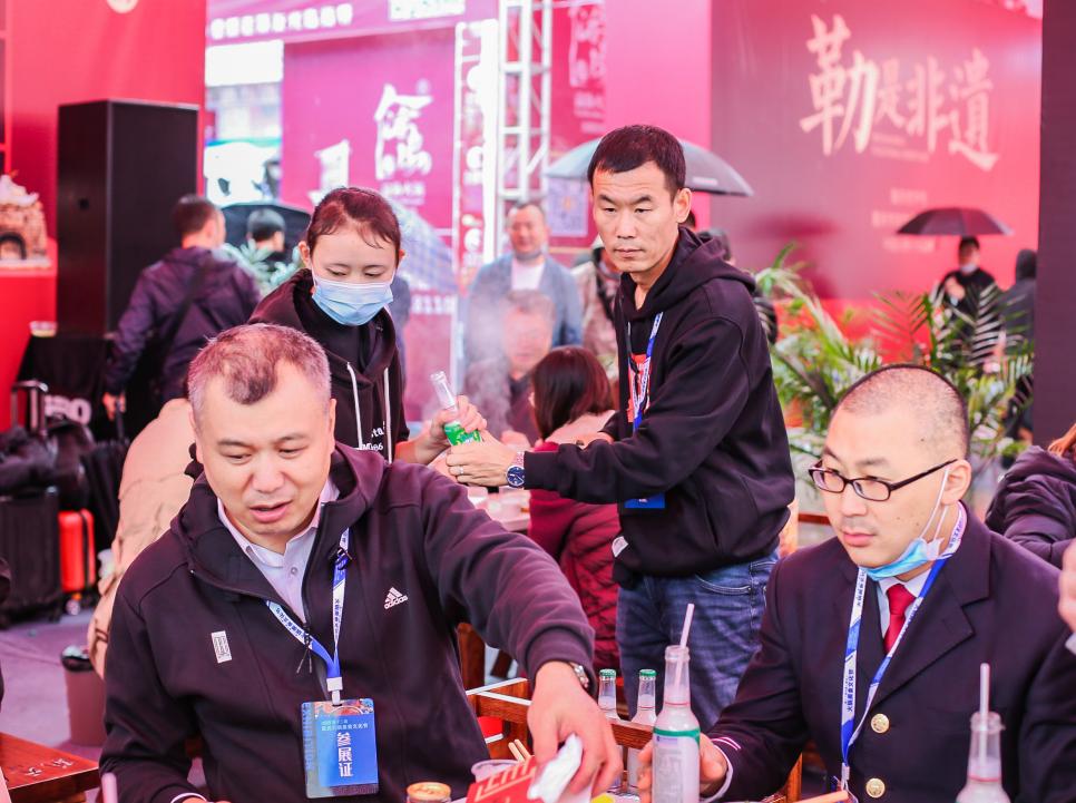 連鎖火鍋店如何在試營業(yè)期間積累客人？