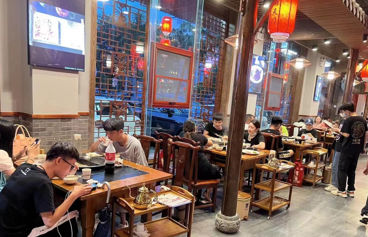 開火鍋店，自營好還是加盟好？