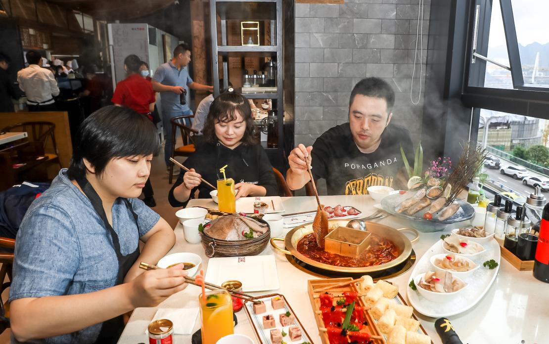 火鍋店衛(wèi)生問題頻發(fā)，怎樣才能給顧客“安全感？”