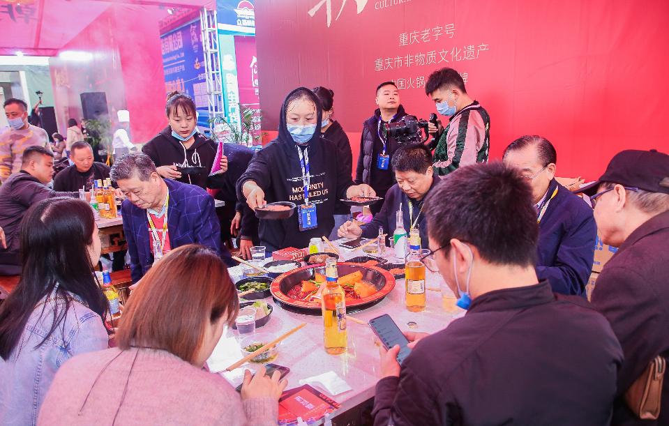 合格的餐飲服務(wù)員，到底該是怎樣的？請按這個(gè)標(biāo)準(zhǔn)！