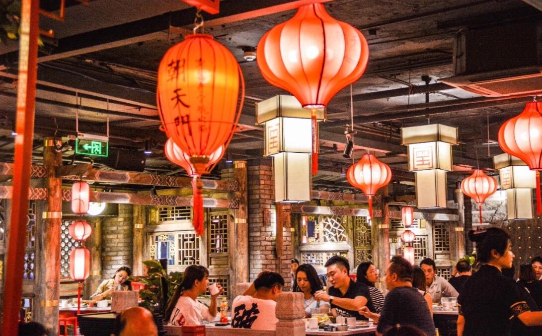 五類火鍋店裝修風(fēng)格，時尚正在路上，經(jīng)典永不過時！