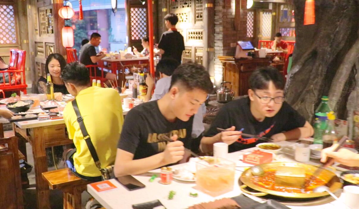 為什么干餐飲這么難？火鍋加盟有何優(yōu)勢(shì)？