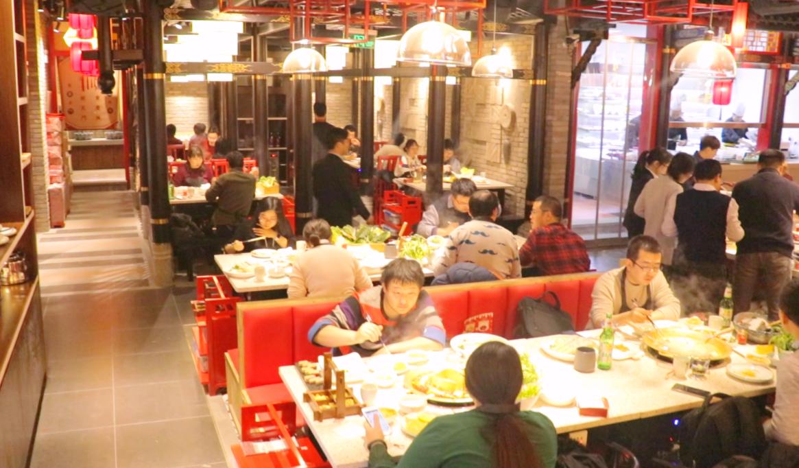 市井火鍋，生意好的秘密，居然是特色甜品！