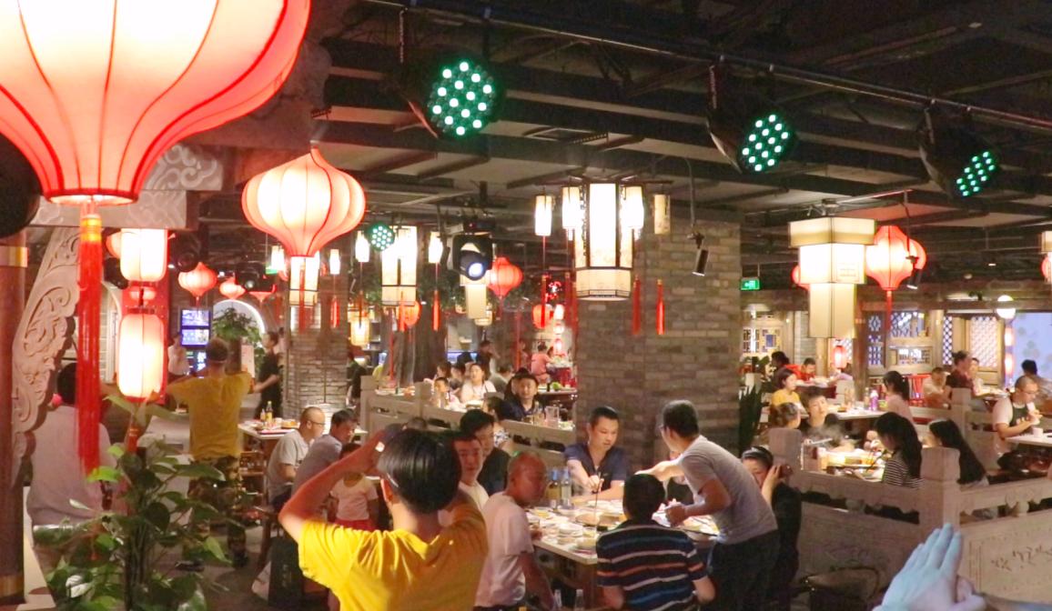看了奧運(yùn)運(yùn)動員的肌肉，我決定多吃高蛋白火鍋菜品！