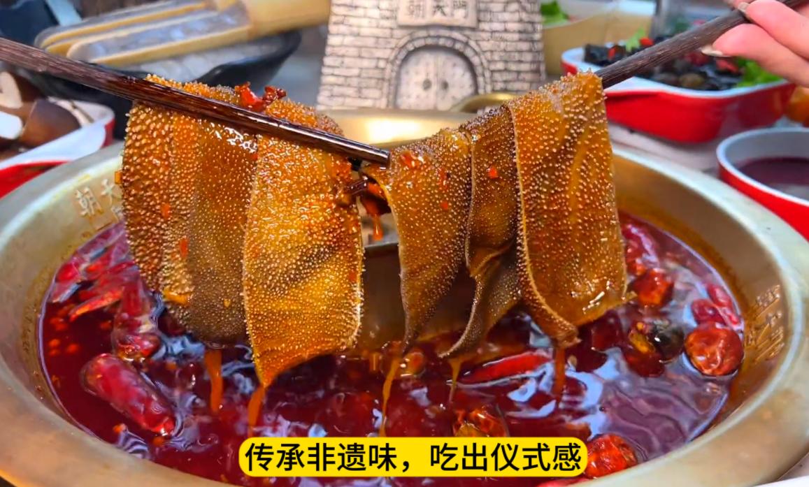 中秋節(jié)來重慶，感受山城美食魅力，旅行打卡攻略！