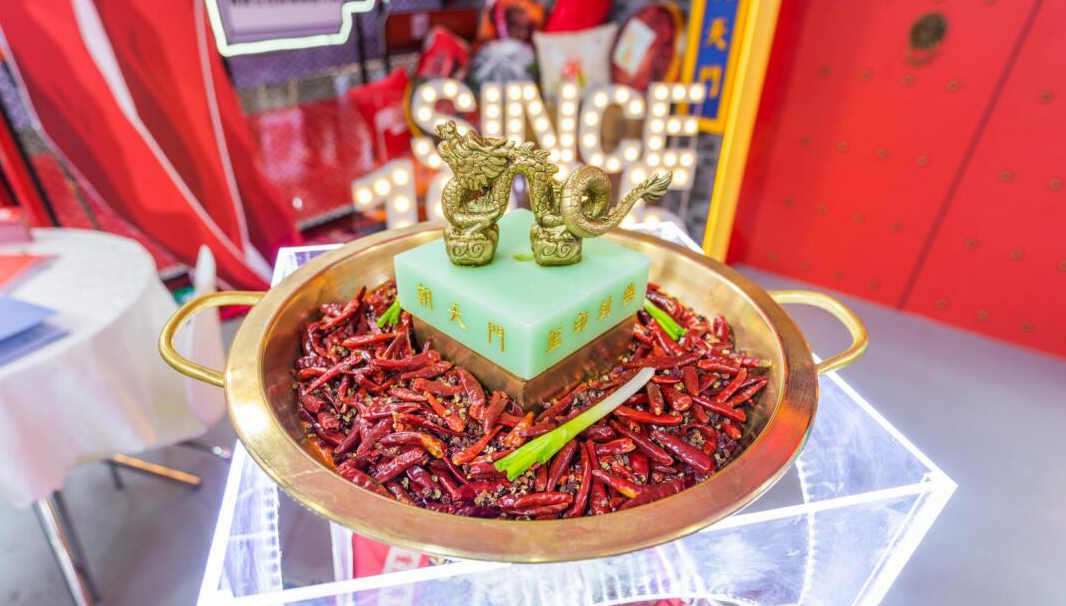 火鍋店鍋底創(chuàng)新浪潮來臨，一鍋湯撬動(dòng)火鍋百億市場！